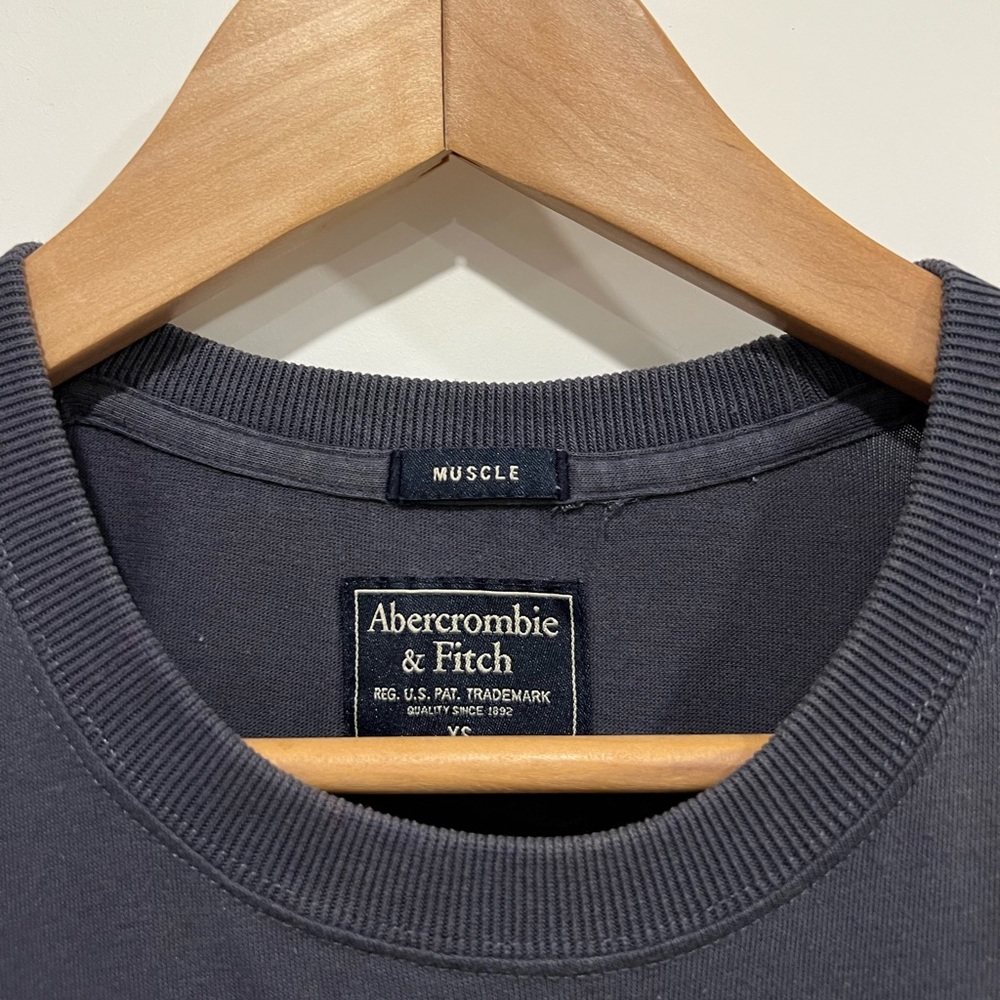 Abercrombie & Fitch men’s graphic T - Picture 4 of 9